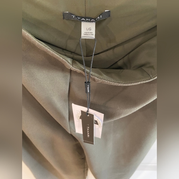 Tahari Women's Wide Leg pull on pant in Olive size Large - Picture 4 of 4